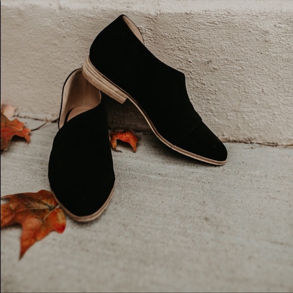 Black Suede cut out flats3X HOST PICK  - Picture 3 of 4